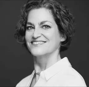 Vickie Nauman